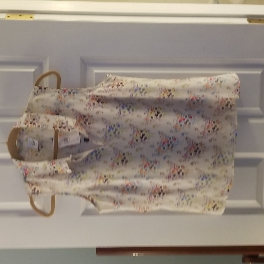 Cabi #5535  essential blouse festive Floral